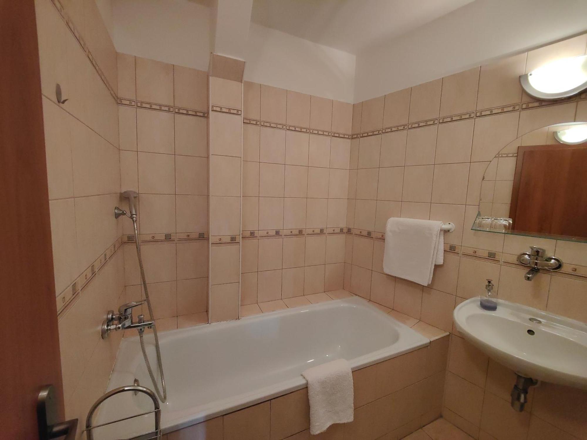 Hotel P7 Lučenec Extérieur photo